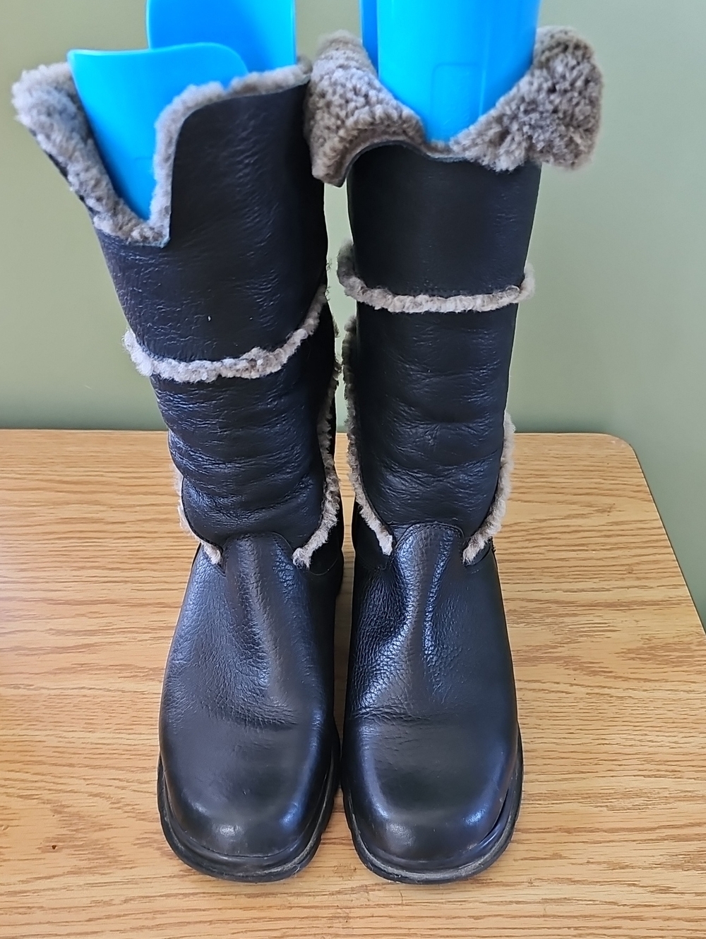 Blondo Black Winter Mid-Calf Boots with Mouton-Shearling Trim and Lining